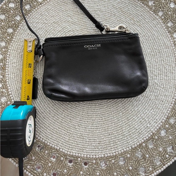 Vintage Coach Signature New York Silver Stamp Black Leather Wristlet - Picture 12 of 12